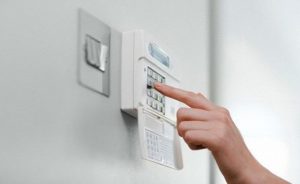 beneficios-de-instalar-una-alarma-seguridad-hogar