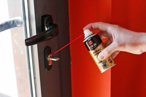 lubricante-mantenimiento-cerradura