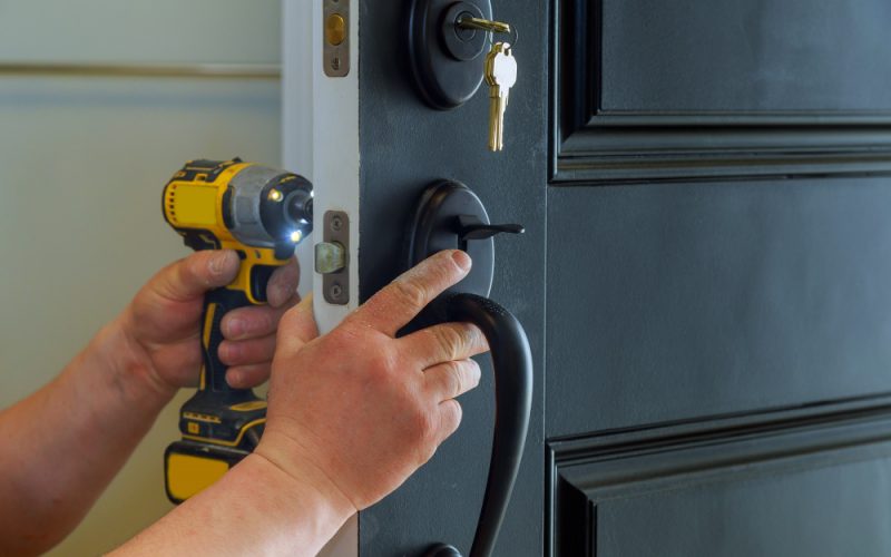 house-exterior-door-with-inside-internal-parts-lock-visible-professional-locksmith